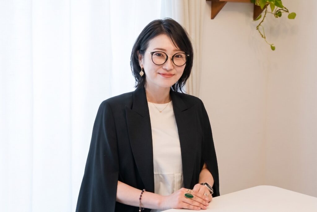 株式会社エフカラー　代表取締役　田平智子（たびらさとこ）インタビュー画像01
