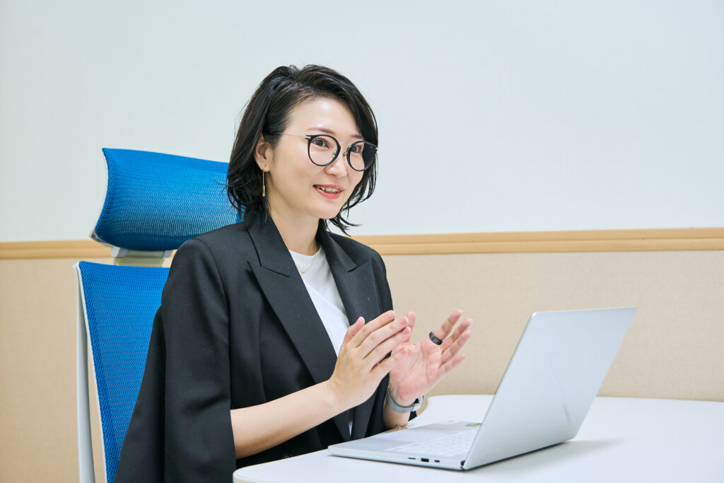 株式会社エフカラー代表・田平智子がCLAUDE Coworkについて語るインタビューの写真